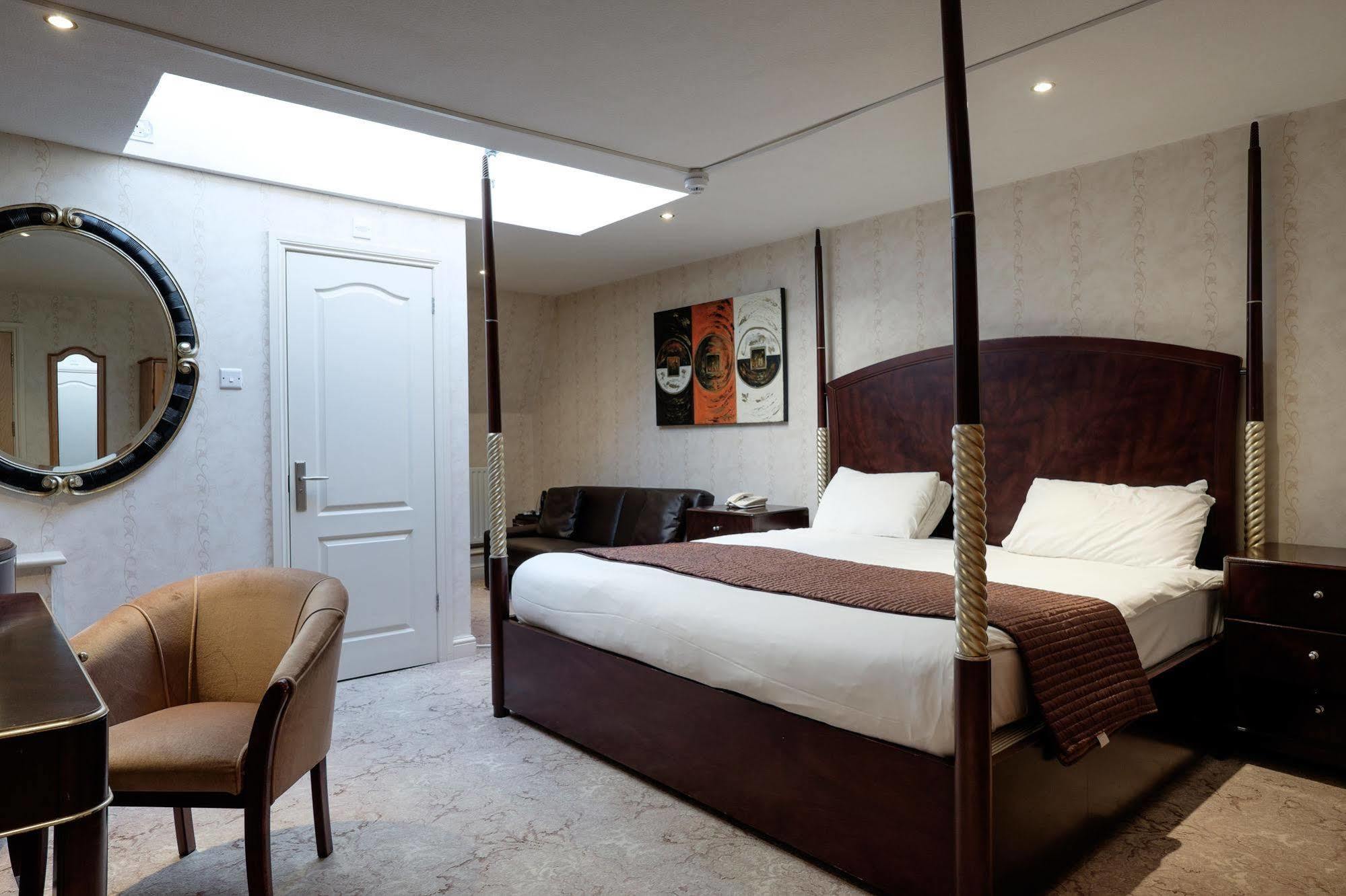 The Cathedral Hotel 리치필드 외부 사진